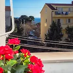 Sunny 1bd Near Firule - Balcony & Peaceful * Сплит