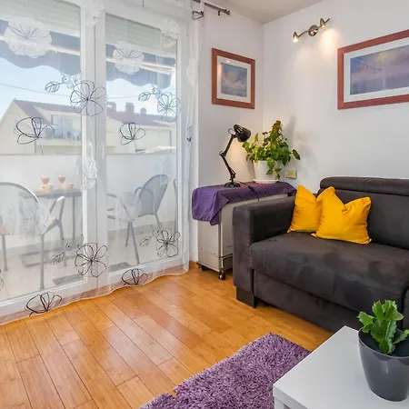 アパート Sunny 1bd Near Firule - Balcony & Peaceful スプリト