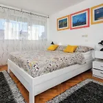 公寓 Sunny 1bd Near Firule - Balcony & Peaceful