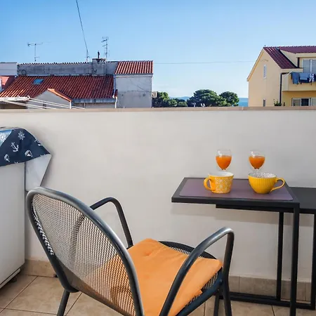 Sunny 1bd Near Firule - Balcony & Peaceful Daire Split