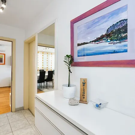 Apartment Sunny 1bd Near Firule - Balcony & Peaceful